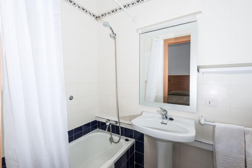 Hotel Madrid Ciutadella  Kültér fotó
